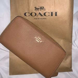 Coach Polished Pebble Leather Accordion Zip Wallet